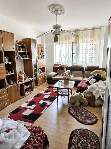 Apartament cu 4 camere decomandat în Central