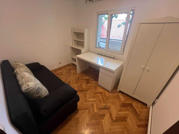 Apartament cu 4 camere decomandat în Mărăști