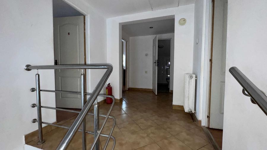 Casă cu 4 camere decomandat cu Teren 196 Mp în Copou