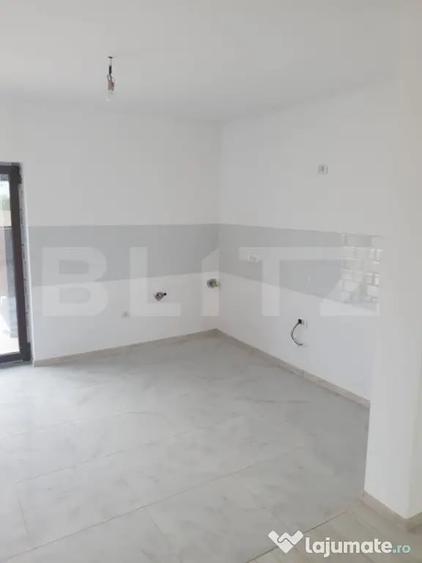 Casă cu 4 camere cu Teren 532 Mp în Remetea Mare