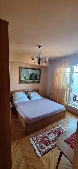 Apartament cu 3 camere decomandat în Decebal