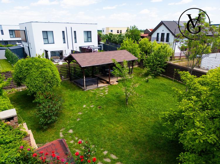 Casă individuală cu 5 camere cu Teren 600 Mp în Corbeanca