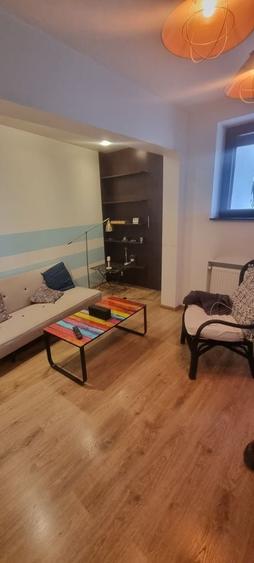 Apartament cu 2 camere semidecomandat în Cișmigiu
