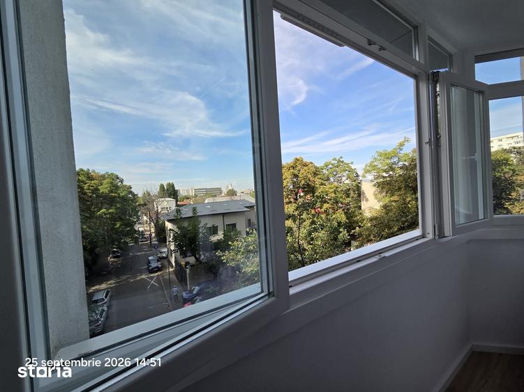 Apartament cu 4 camere în Șerban Vodă