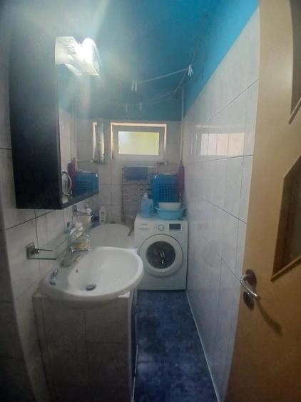 Apartament cu 2 camere semidecomandat în Traian