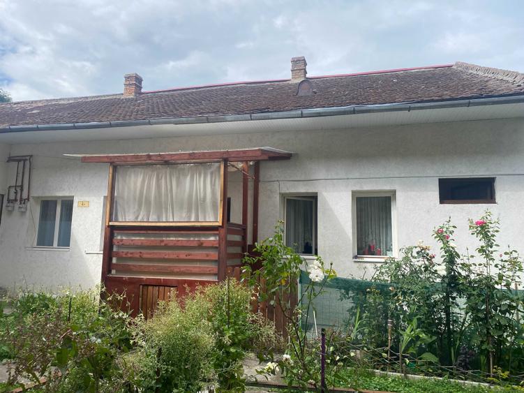 Casă cu 2 camere în Central