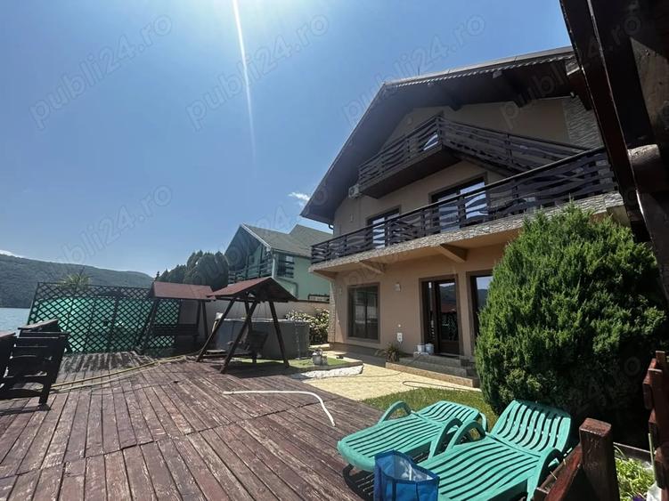 Casă cu Teren 253 Mp în Eșelnița
