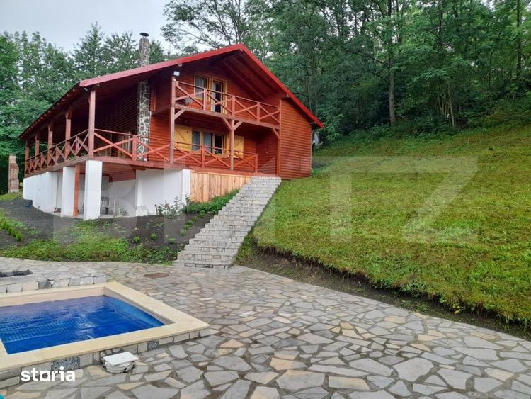 Casă cu 5 camere cu Teren 4000 Mp în Călățele