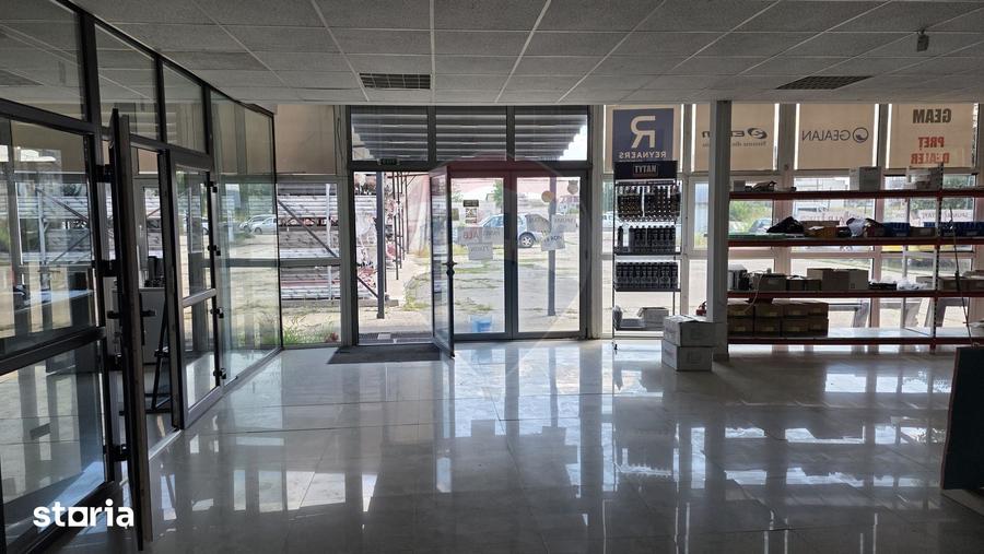 Spațiu comercial, de 1,080 mp, în Central