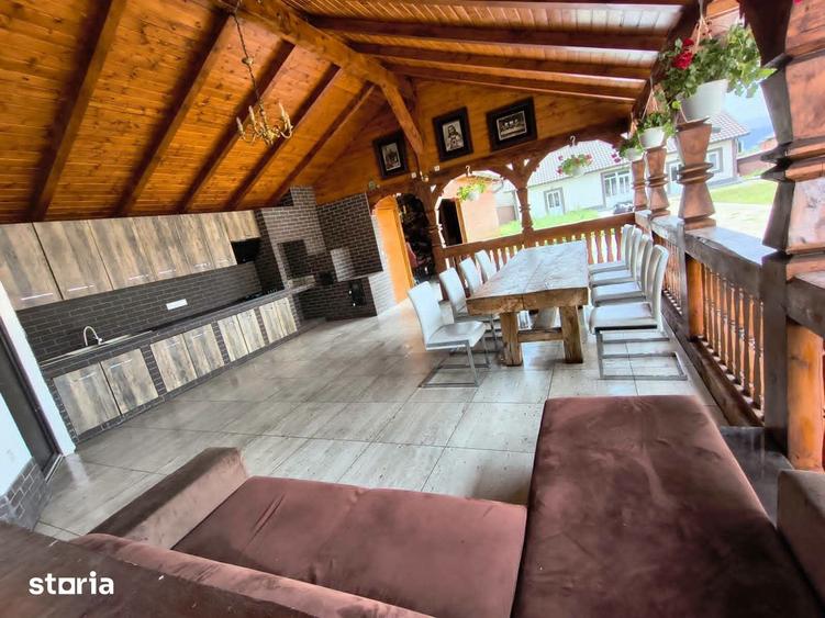Casă cu 4 camere cu Teren 1200 Mp în Central