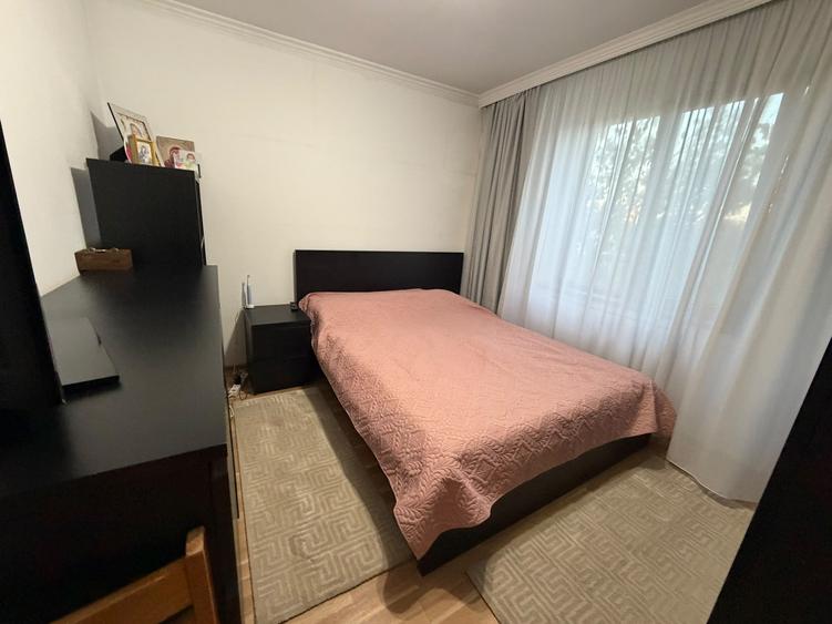 Apartament cu 3 camere decomandat în Dristor
