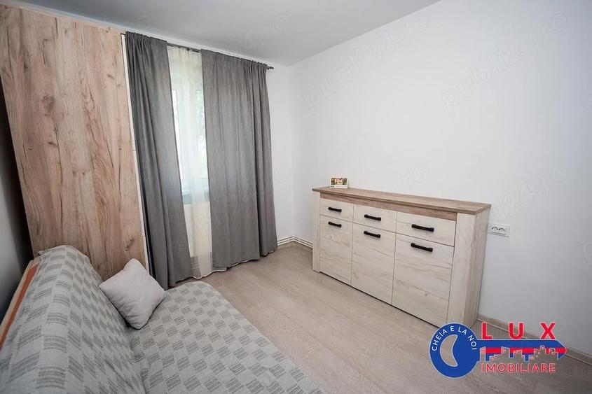 Apartament cu 3 camere semidecomandat în Big