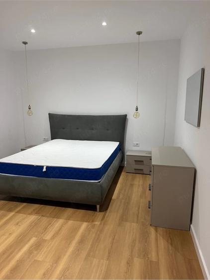 Apartament cu 3 camere decomandat în Malu Mare