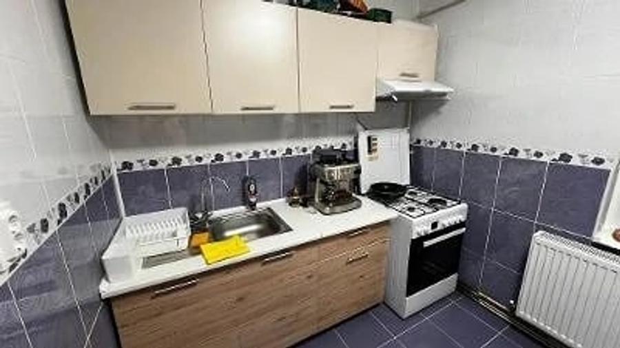 Apartament cu 3 camere decomandat în Nicolina