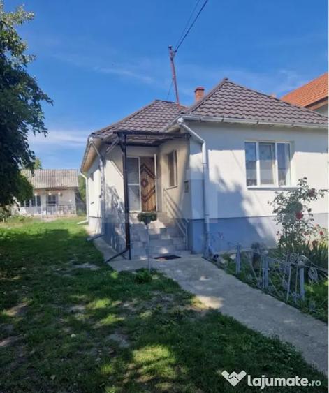 Casă cu 2 camere cu Teren 1600 Mp în Uriu