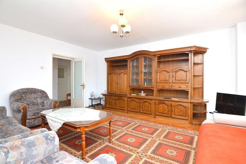 Apartament cu 3 camere decomandat, mobilat în Unirii