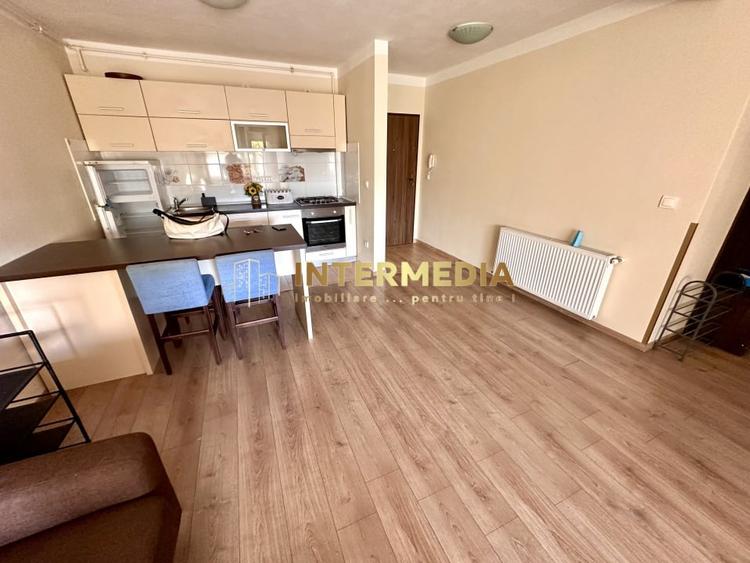 Apartament cu 3 camere decomandat, mobilat în Cetate