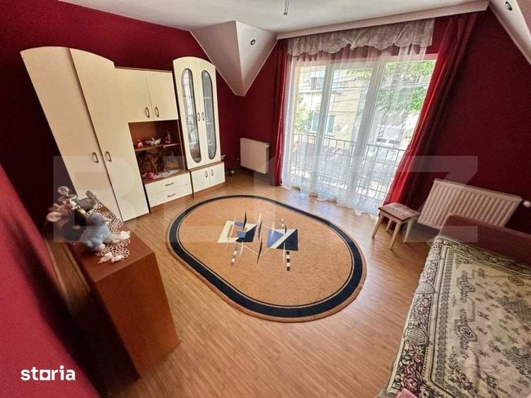 Casă cu 5 camere cu Teren 241 Mp în Central