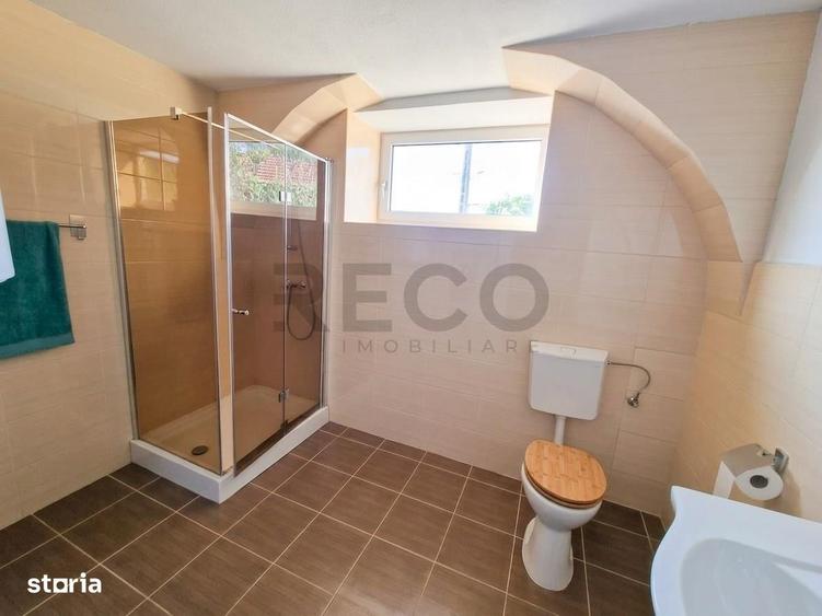 Casă cu 4 camere cu Teren 2700 Mp în Girișu de Criș