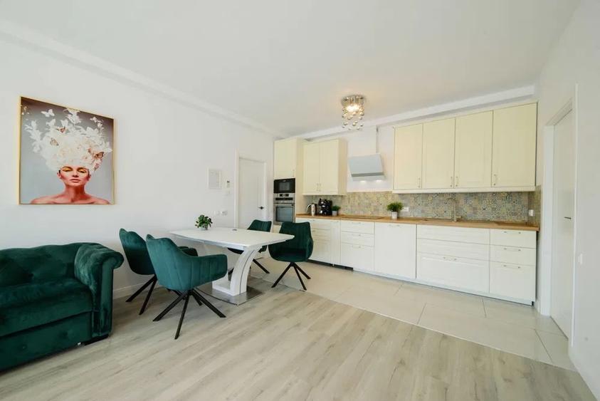 Apartament cu 3 camere semidecomandat, mobilat în Politehnica