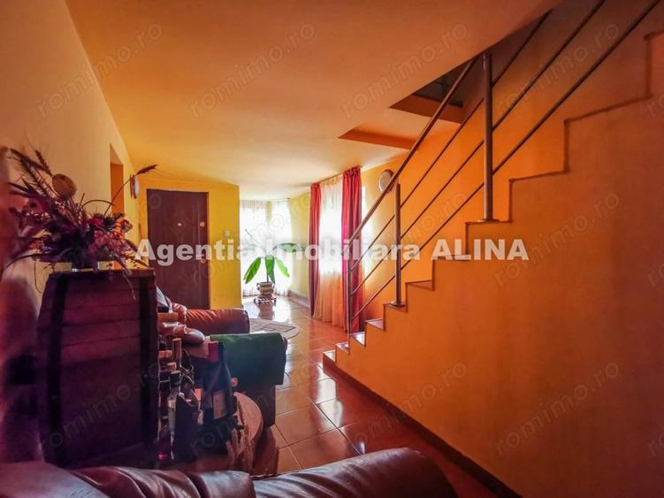 Casă cu 3 camere în Vulcan