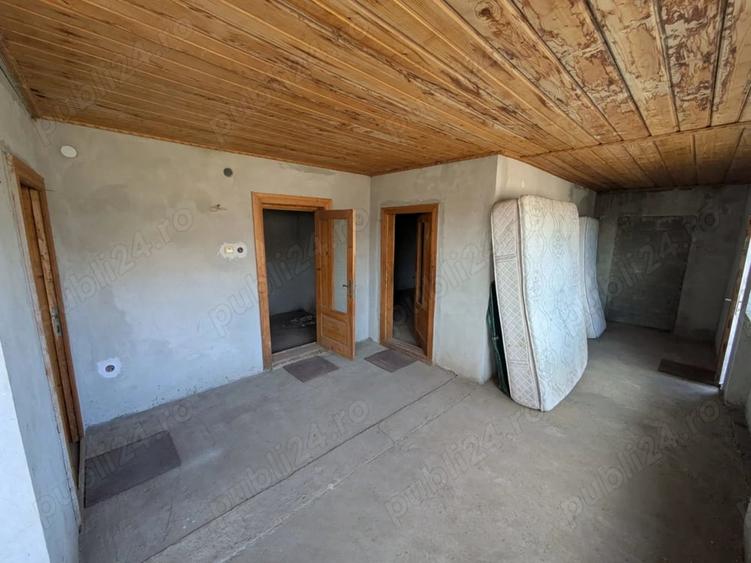 Casă cu 3 camere cu Teren 1187 Mp în Gârbovi