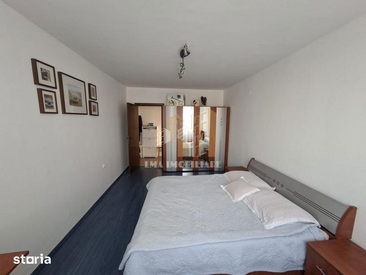 Apartament cu 3 camere semidecomandat, mobilat în Astra