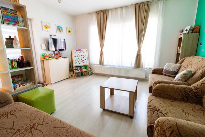 Apartament cu 2 camere decomandat în Central