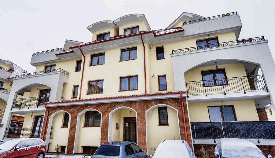Apartament cu 2 camere decomandat, mobilat în Tractorul