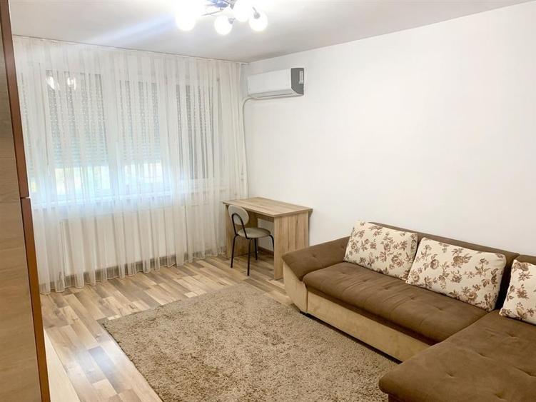 Apartament cu 2 camere decomandat în Rogerius