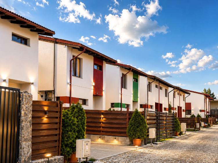 Duplex cu 3 camere cu Teren 130 Mp în Bartolomeu