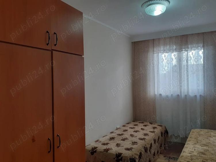 Apartament cu 3 camere semidecomandat în Hipodrom