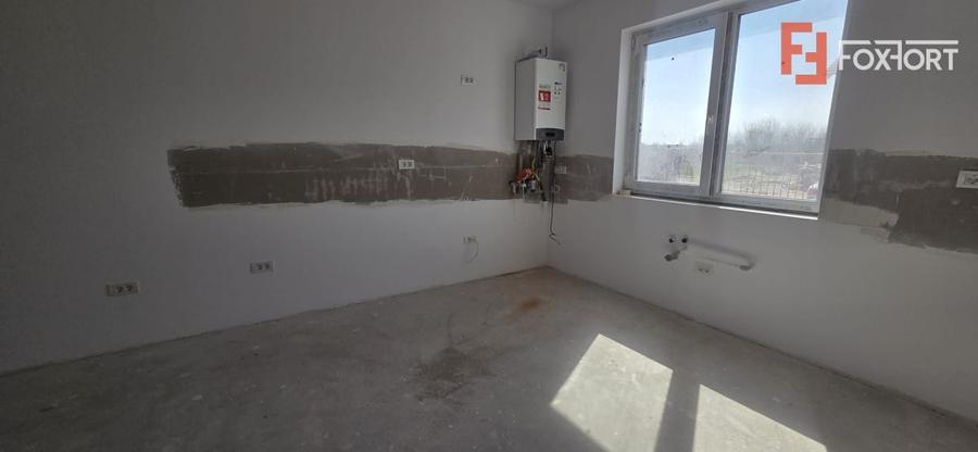 Duplex cu 4 camere semidecomandat cu Teren 287 Mp în Moșnița Nouă