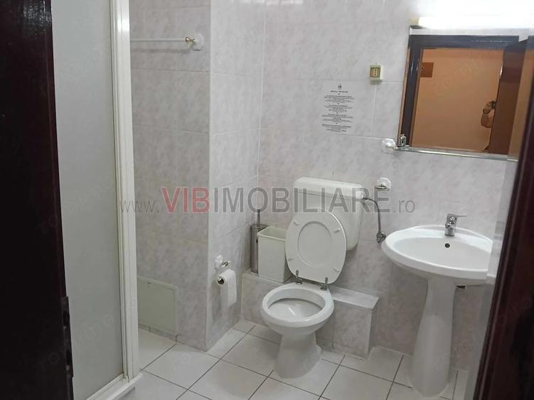 Spațiu comercial, de 1,600 mp, în Girocului