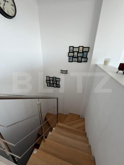 Apartament cu 4 camere semidecomandat, mobilat în Tractorul