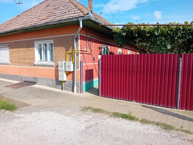Casă individuală cu 2 camere cu Canalizare în Cristești