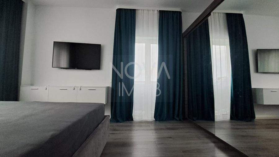 Apartament cu 3 camere semidecomandat, mobilat în Mihai Viteazul