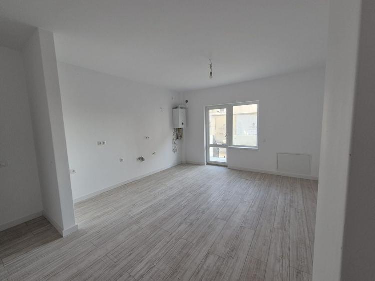 Apartament cu 3 camere decomandat în Hipodrom 3