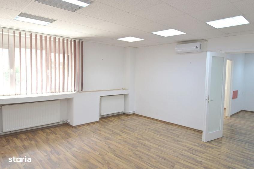 Apartament cu 3 camere în Calea Victoriei