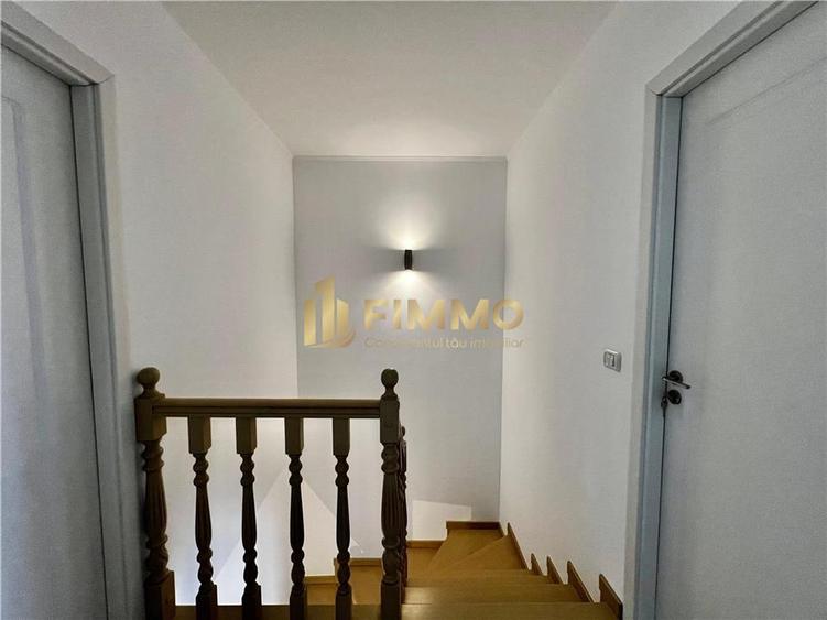 Duplex cu 3 camere cu Canalizare în Lisaura