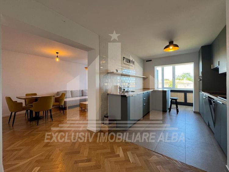 Apartament cu 3 camere decomandat, mobilat în Caroline Apulum