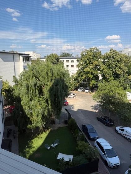 Apartament cu 2 camere decomandat în Titan