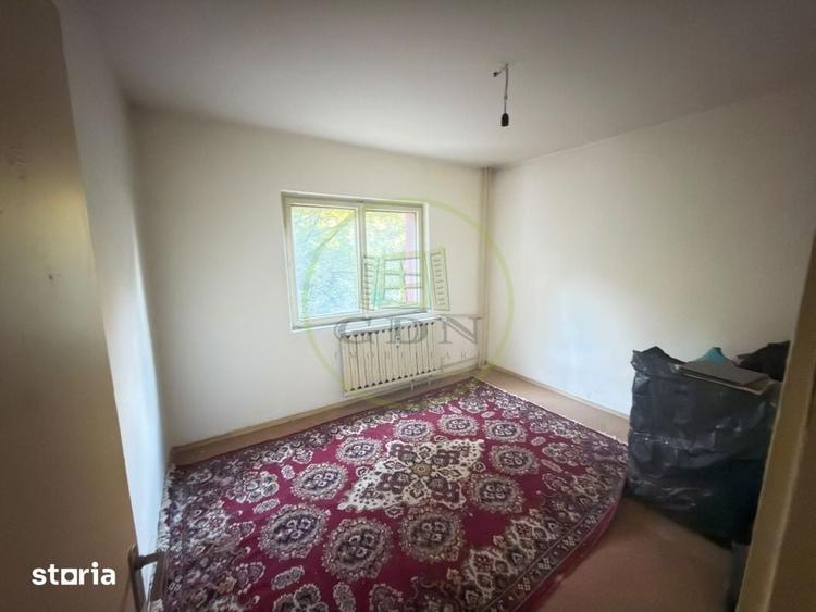 Apartament cu 3 camere semidecomandat în Brazda lui Novac
