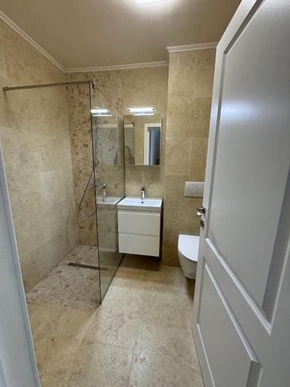 Casă individuală cu 5 camere cu Canalizare în Crevedia