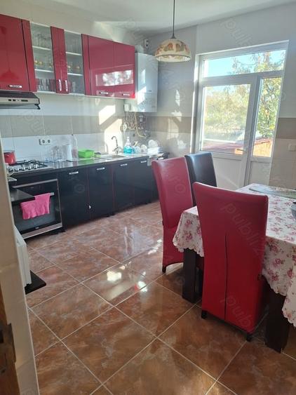 Casă cu 5 camere cu Teren 400 Mp în Șofronea