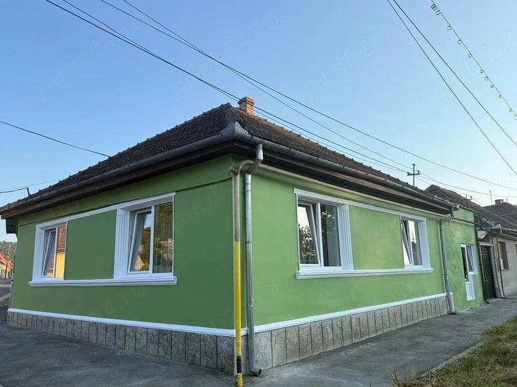 Casă cu 5 camere cu Teren 800 Mp în Central