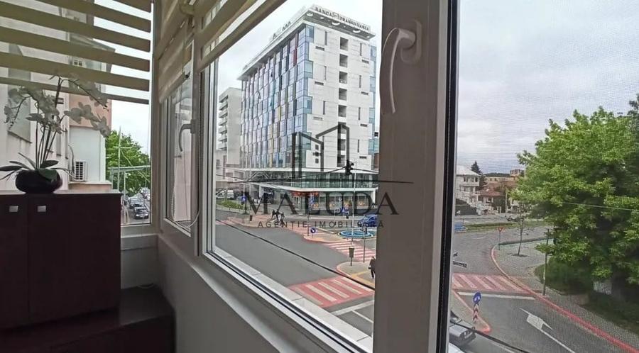 Apartament cu 2 camere semidecomandat, mobilat în Calea București