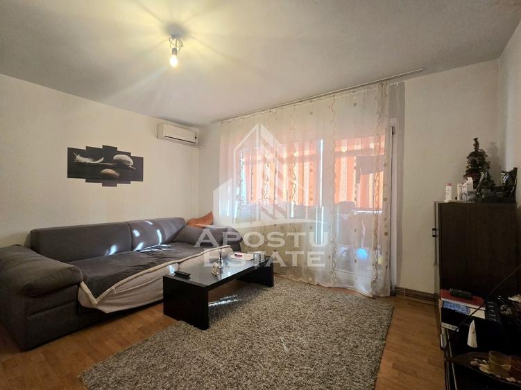 Apartament cu 2 camere semidecomandat, mobilat în Lipovei