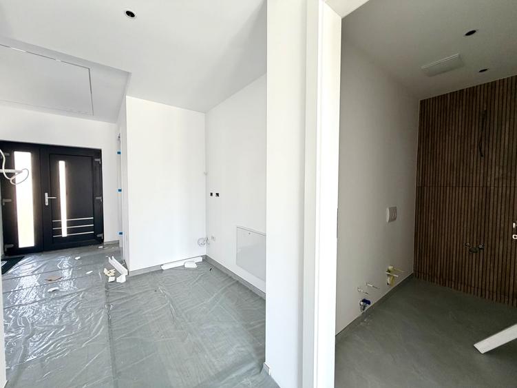 Duplex cu 4 camere cu Canalizare în Dumbrăvița