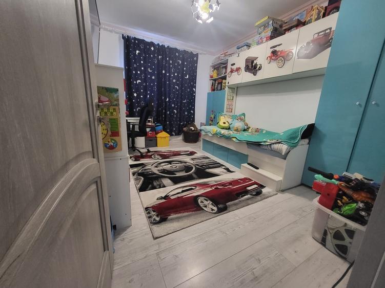 Duplex cu 4 camere cu Canalizare în Ghiroda